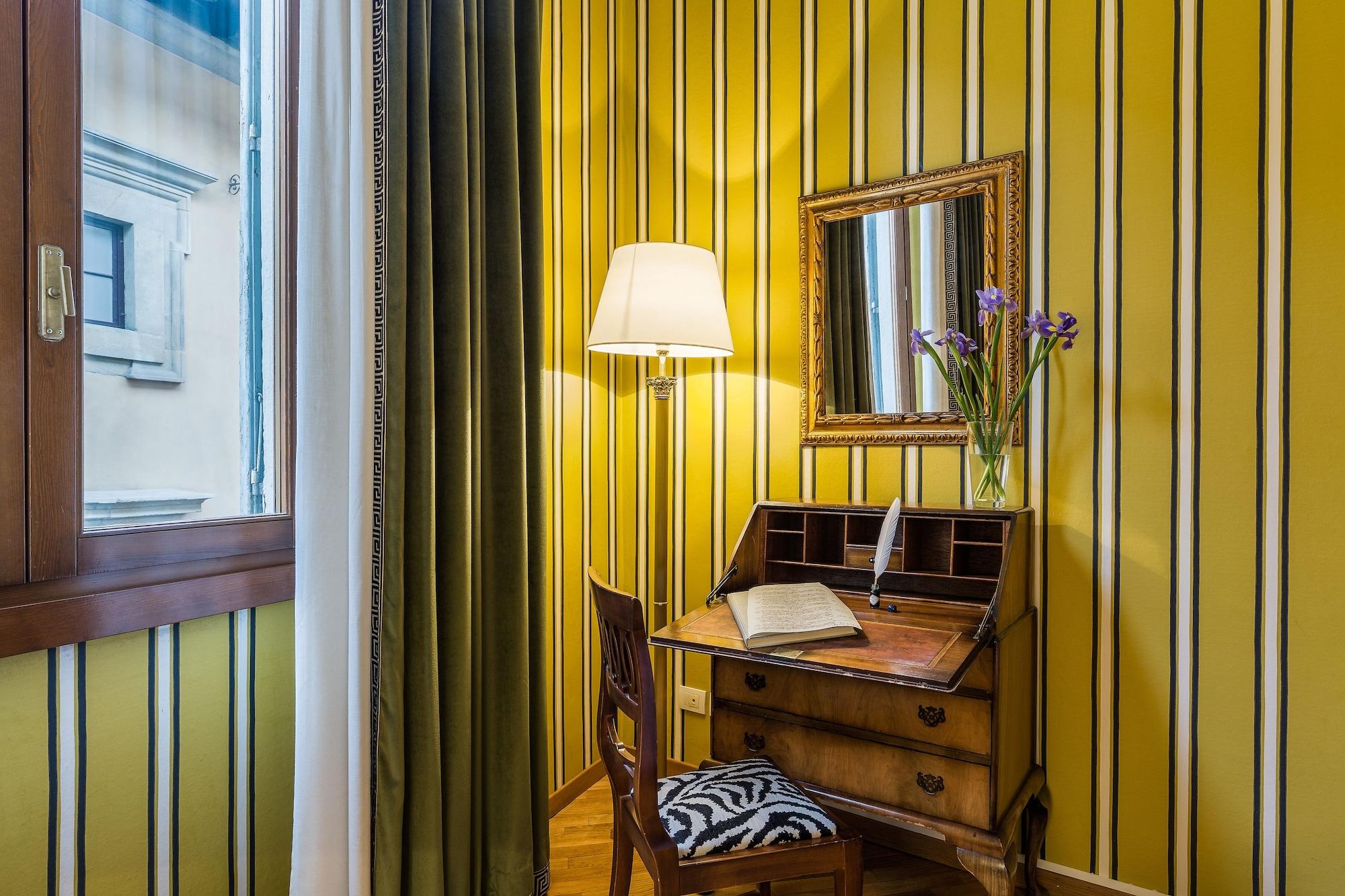 Room Mate Collection Isabella, Флоренция Экстерьер фото